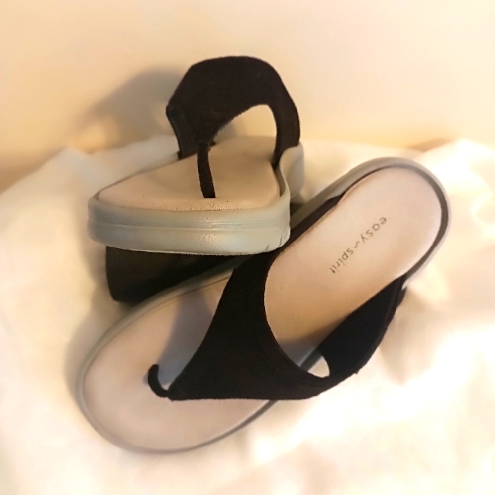 Easy Spirit Rift thing flip flops black size 7